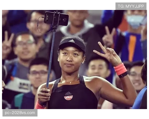 娜奥米·大阪昨晚又被拍到戴着顶级钻表，跟赛场判若两人，感觉明星也没她这奢侈！