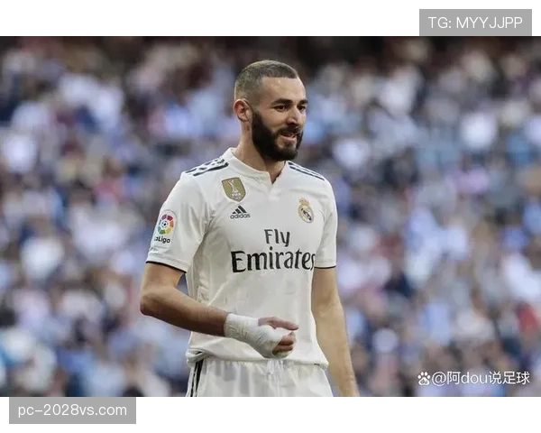 本泽马2021-22赛季44球15助：金球级表现背后的进攻机制与效率解析